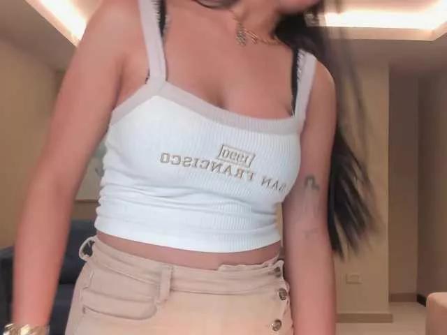 LelaWest on BongaCams