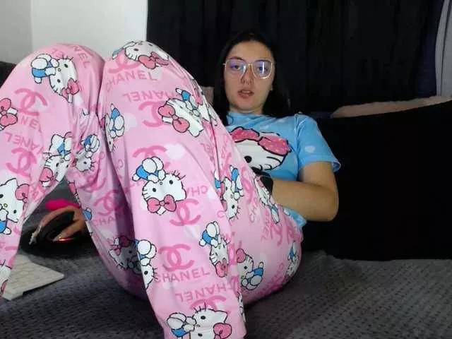 Lesliee22 on BongaCams 
