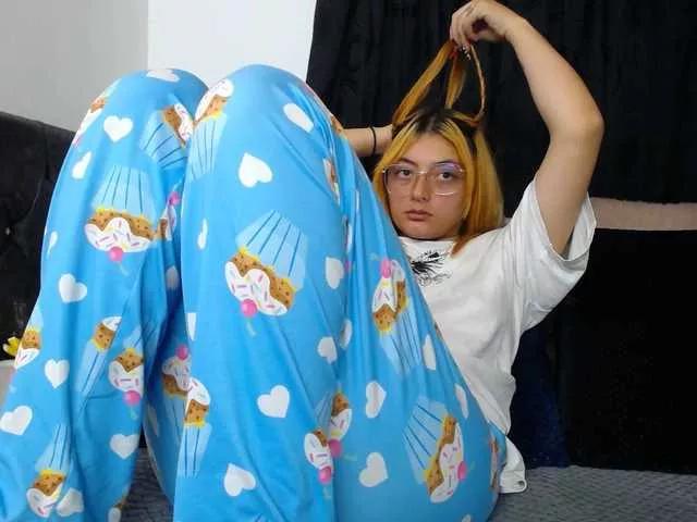 Lesliee22 on BongaCams 