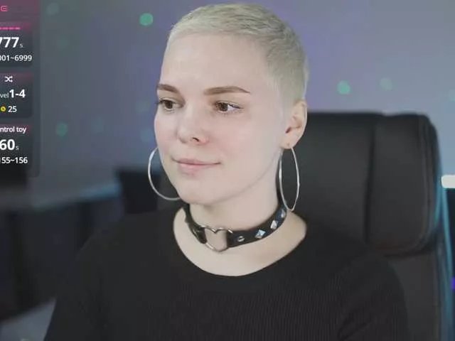 Offline LikaBerry on BongaCams