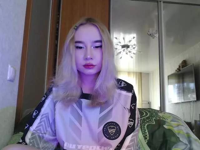 LilCharliey on BongaCams 
