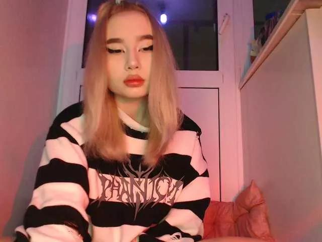 LilCharliey on BongaCams 