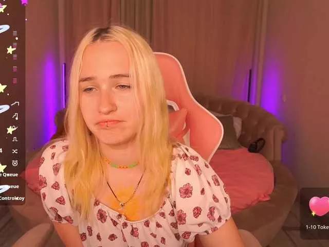 Freechat LilElfie on BongaCams