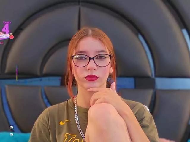 LiliFox18 on BongaCams 