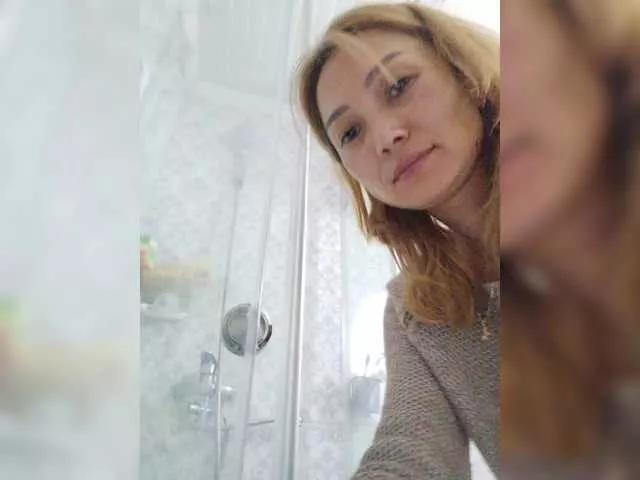 LiliToli1 on BongaCams 