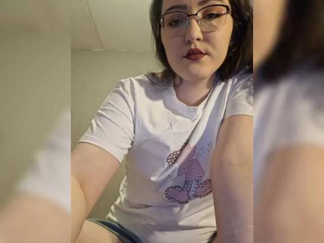 Freechat LiliyaS on BongaCams