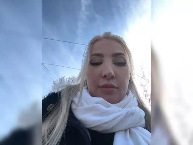 LilouKatt on BongaCams 