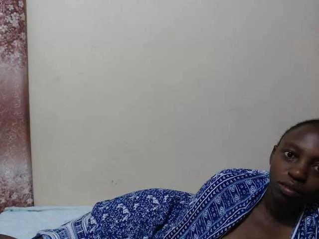 lilqueen1 on BongaCams 