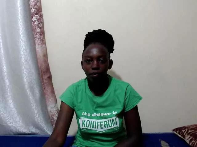 lilqueen1 on BongaCams 