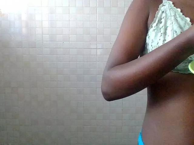 LilyAva2 on BongaCams 