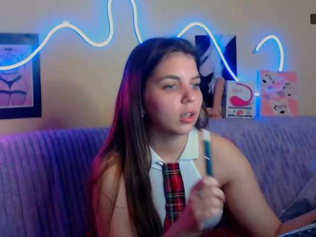 lilyBronks89 on BongaCams 