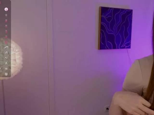 LilyColins on BongaCams 