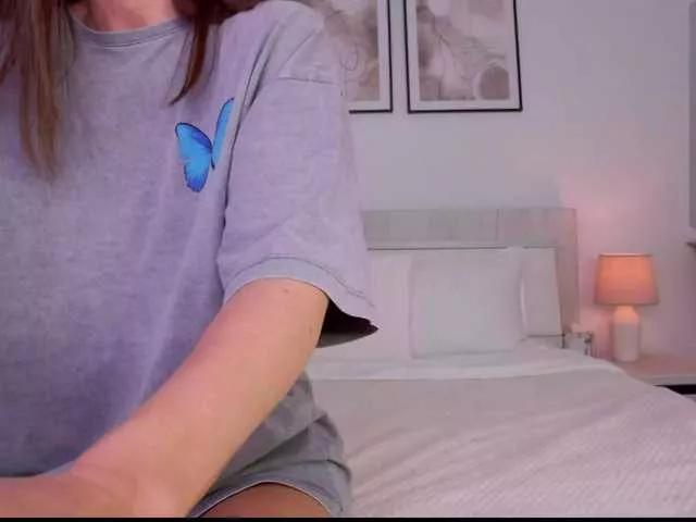 Offline LilyRoselyn on BongaCams