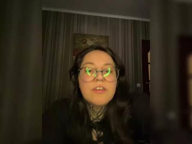 Little-BEE on BongaCams 