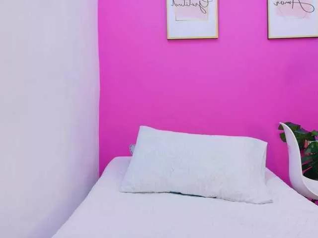 littleebonymommy on BongaCams 