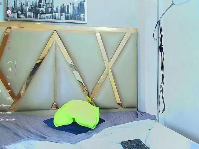 littleebonymommy on BongaCams 