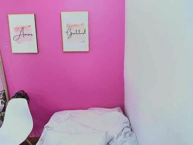 littleebonymommy on BongaCams 