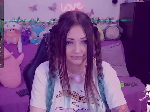 LittleKitsune on BongaCams 