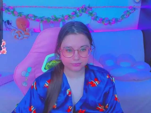 LittleKitsune on BongaCams 