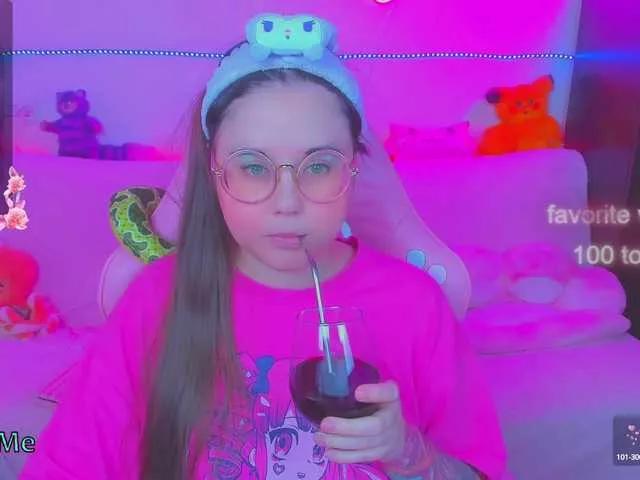 LittleKitsune on BongaCams 