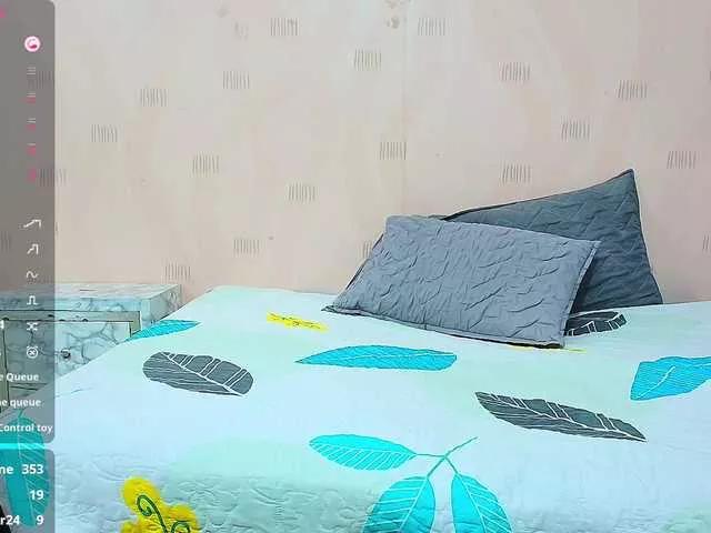Littlemilfgela on BongaCams 