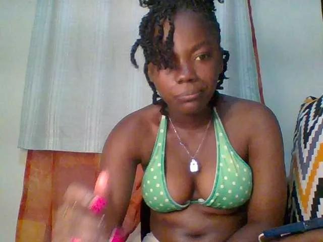 Littlemissy on BongaCams 