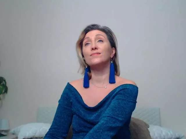 Lola-Nelson on BongaCams 