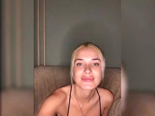 Lola3000 on BongaCams 
