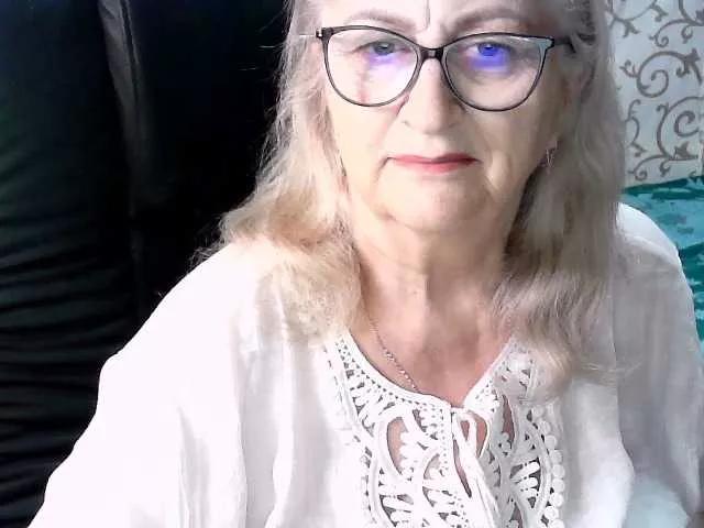 Freechat LolkaAlyss on BongaCams