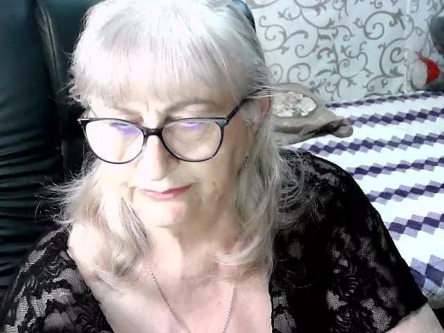 Freechat LolkaAlyss on BongaCams