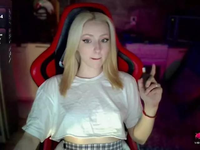 LollyGirlMoon on BongaCams 