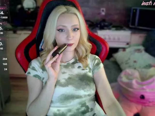 LollyGirlMoon on BongaCams 