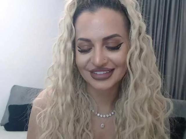 lovelyblondyx on BongaCams 