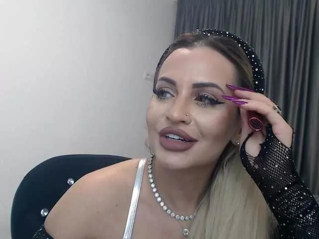 lovelyblondyx on BongaCams 