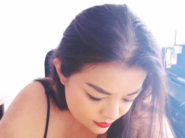 LuisaCute on BongaCams 