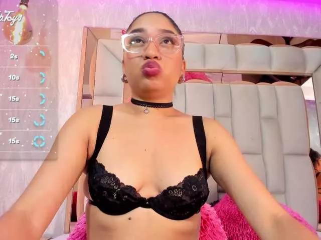 Luna-Belle19 on BongaCams 