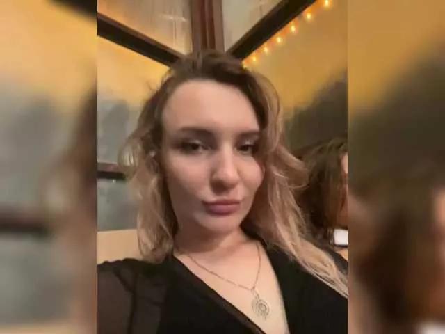 Lunaluxseri on BongaCams 