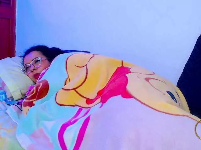 lyalatin4 on BongaCams 