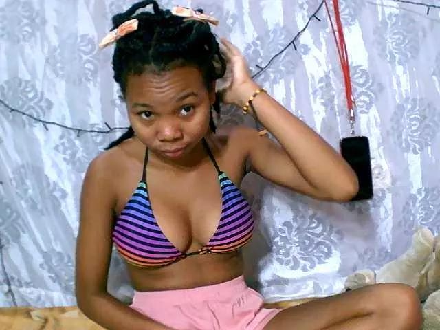 Maarcelinahh on BongaCams 