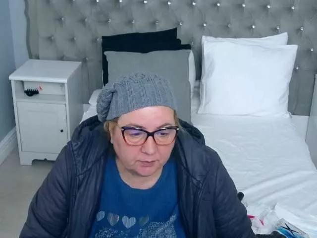 MadameLeona on BongaCams 