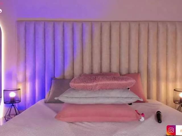 MaiaCollins on BongaCams 