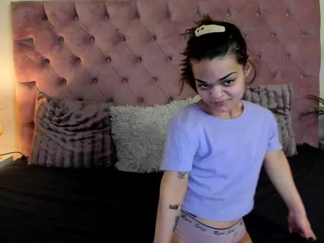 MaiaMini on BongaCams 