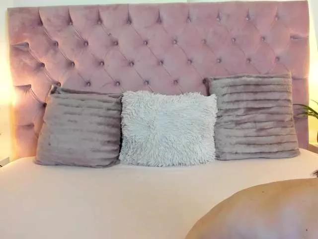 MaiaMini on BongaCams 