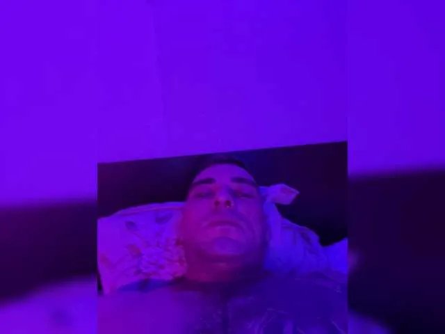 Offline Maksimusss20 on BongaCams