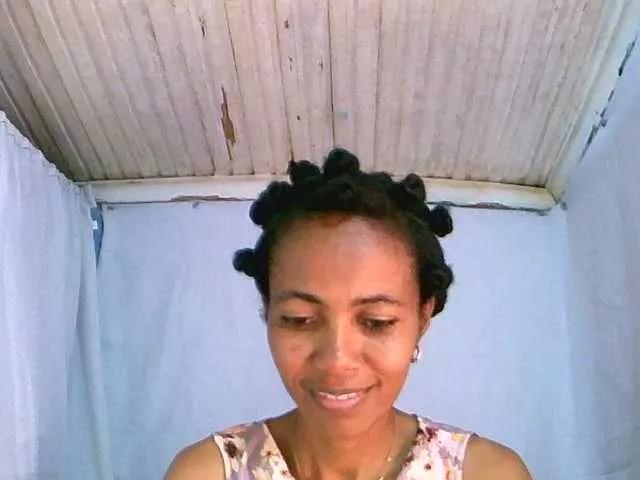 maylanne on BongaCams 