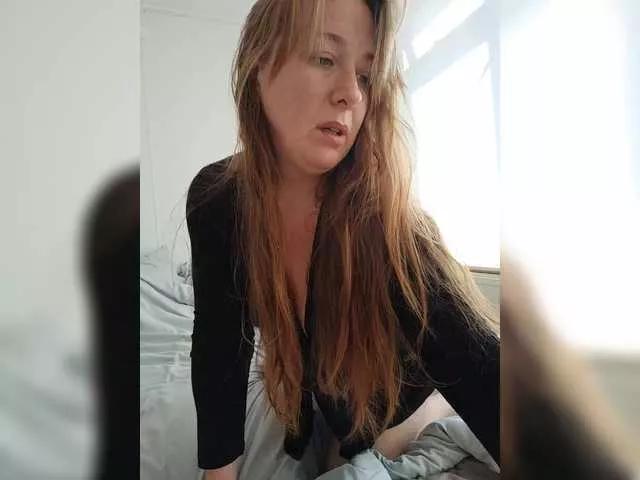 MazyMi on BongaCams 