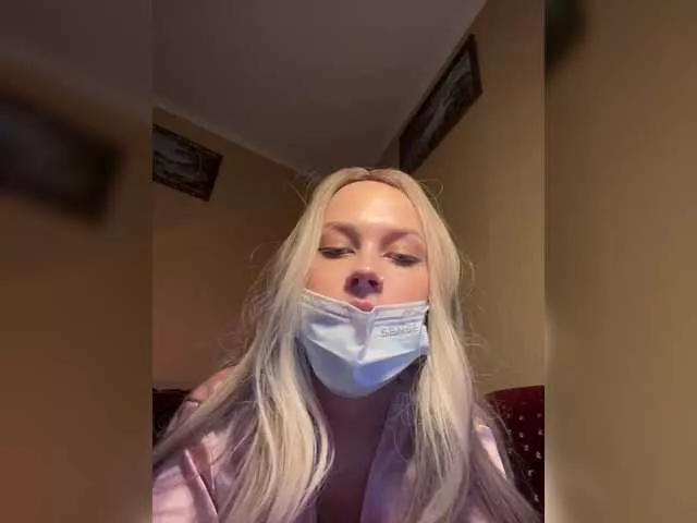 Meeeeow on BongaCams 