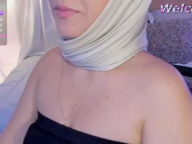 meenacute on BongaCams 