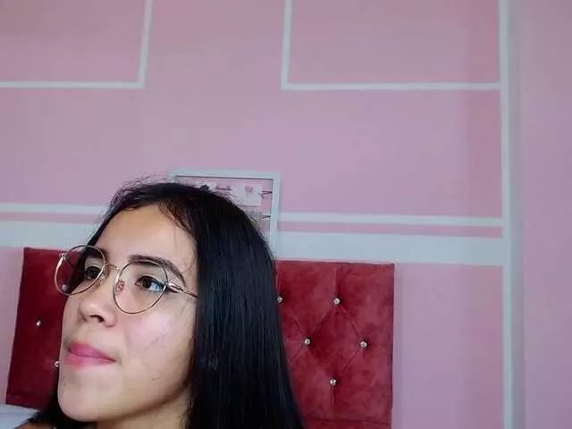 melany-roy on BongaCams