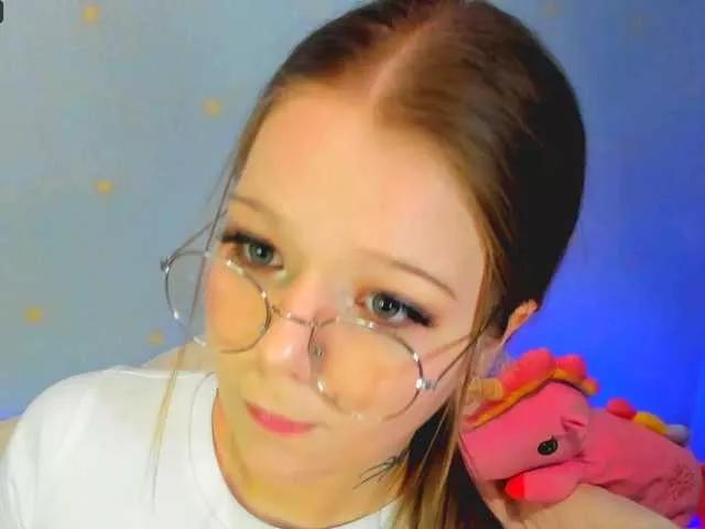 MelMooon on BongaCams 